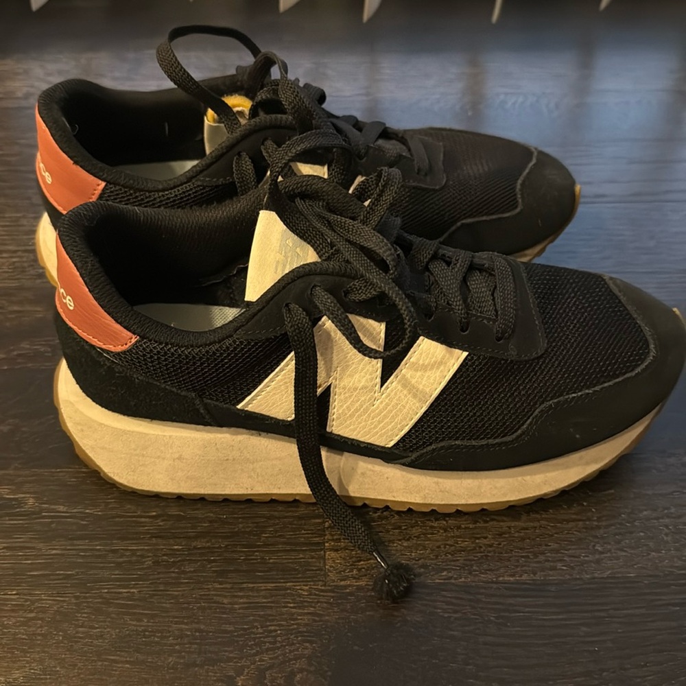 New Balance 237 sneakers